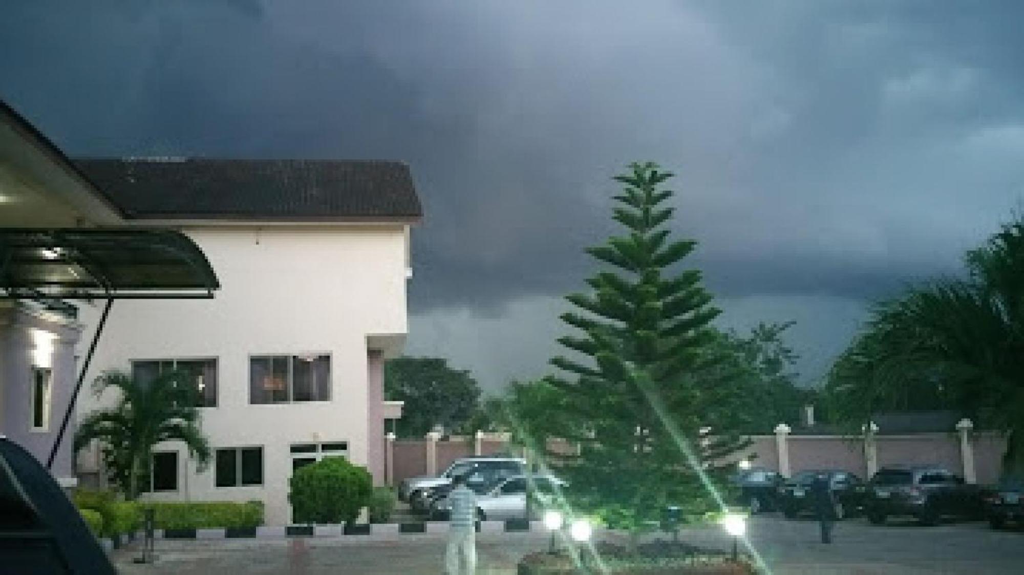 Room In Lodge - Grand Serene Hotel-Ibadan Exterior foto